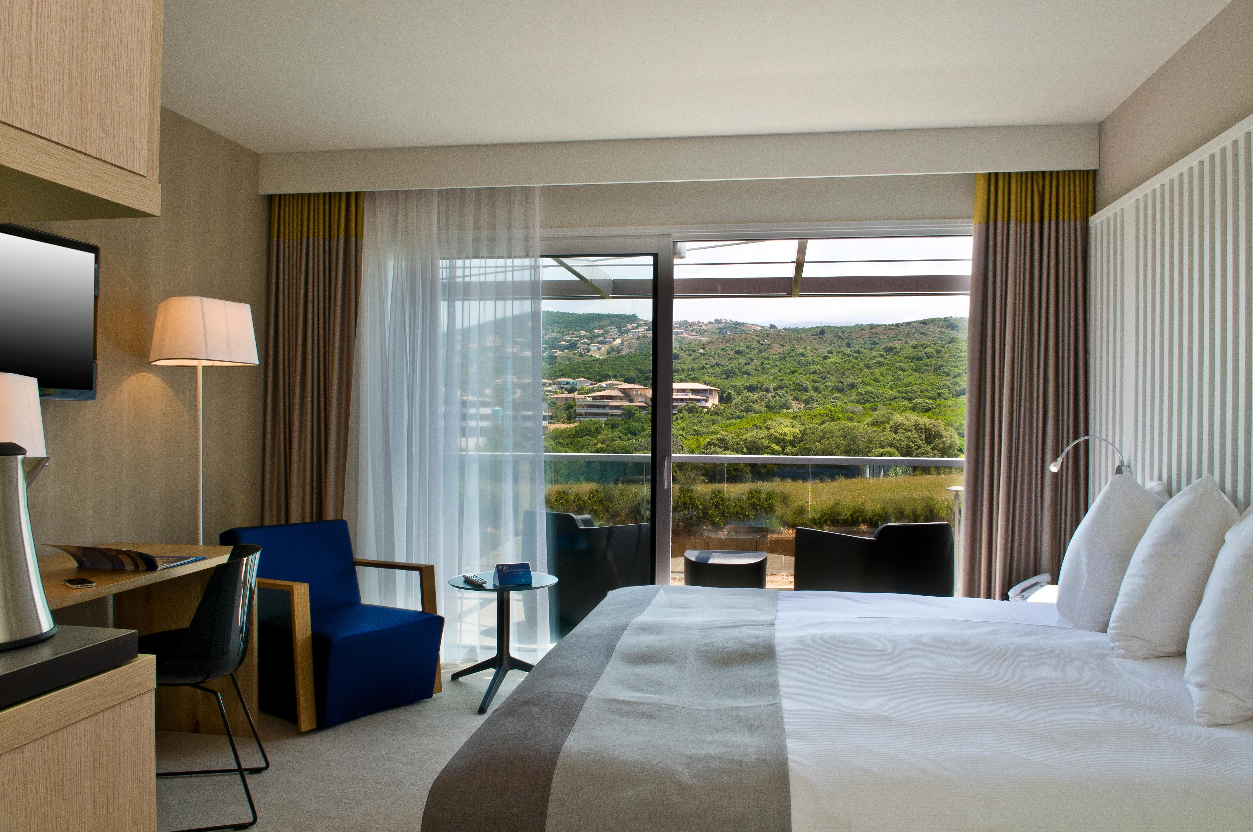 Hotel Radisson Blu & Spa, Ajaccio Bay 4*