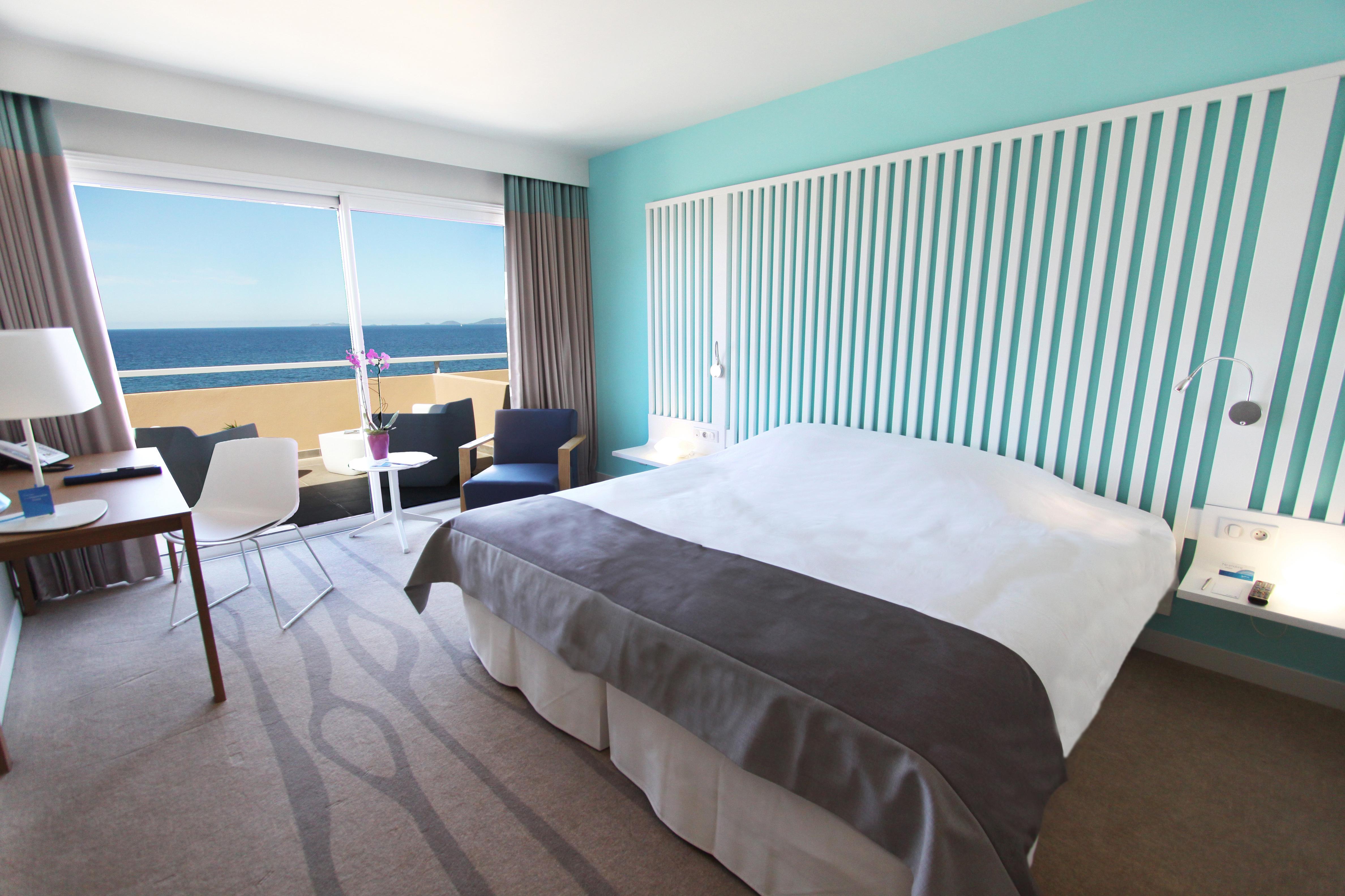 Hotel Radisson Blu & Spa, Ajaccio Bay 4*