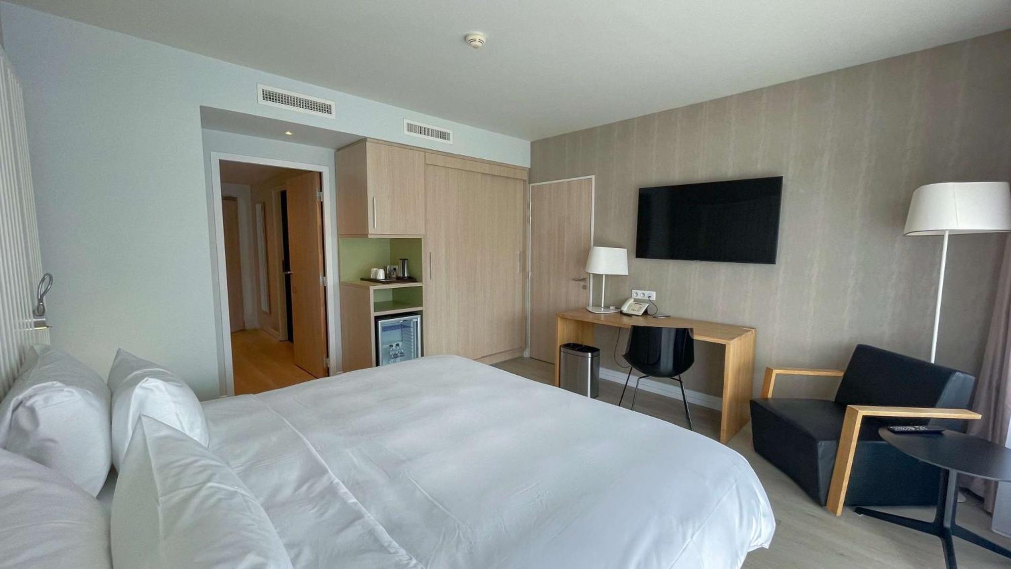 Hotel Radisson Blu & Spa, Ajaccio Bay 4*